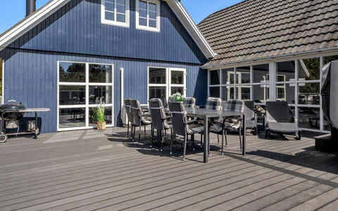 Madalena - 2.8Km from the Sea: Meubles, Design Intérieur, Chaise, Sol, Table, Recours, Sol, Plafond, Pièce, Eco Hôtel