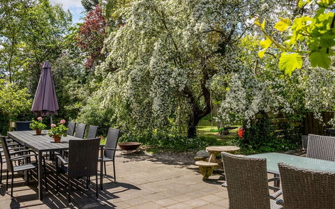 Styrkar - 4Km from the Sea: Toit, Maison, Lot Terre, Domicile, Chalet, Biens, Batiments Jardin, Ombre, Cabane En Rondins, Aménagement Paysager