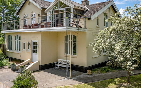 Styrkar - 4Km from the Sea: Toit, Maison, Lot Terre, Domicile, Chalet, Biens, Batiments Jardin, Ombre, Cabane En Rondins, Aménagement Paysager