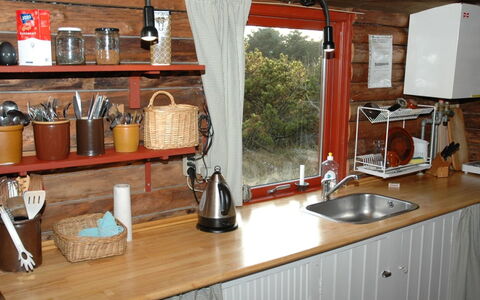 Annita - 300M from the Sea: Toit, Maison, Domicile, Chalet, Siding, Biens, Allée, Batiments Jardin, Cour, Cabanon