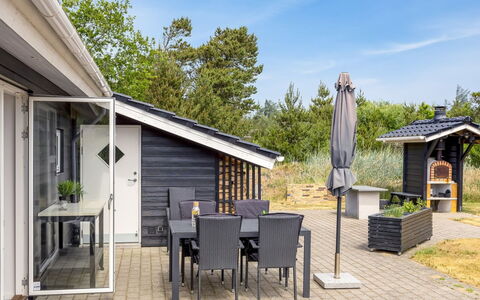 Stacey - 800M from the Sea: 