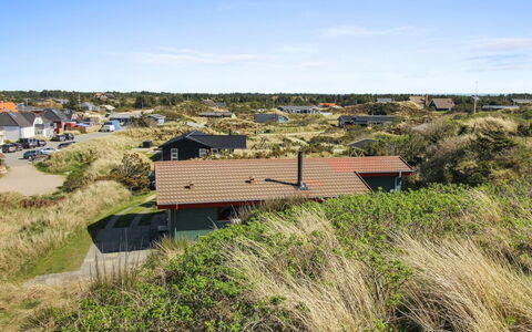 Steni - 250M from the Sea: Arbuste, Design Urbain, Couverture De Sol, Brique, Appartement, Biens, Brickwork, Balcon, Aménagement Paysager
