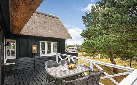Erikke - 300M from the Sea: 