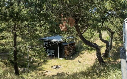 Erikke - 300M from the Sea: Maison, Domicile, Toit, Zone Résidentielle, Chalet, Biens, Ferme, Pelouse, Aménagement Paysager, Siding