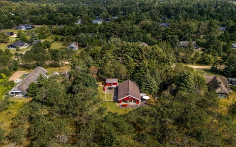 Tove - 1.5Km from the Sea: Paysage, Maison, Vue Du Ciel, Zone Rurale, Domicile, Lot Terre, Établissements Humains, Photographie Aérienne, Chalet, Village