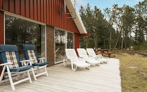 Tove - 1.5Km from the Sea: Bois, Chalet, Dur, Planche, Tache De Bois, Batiments Jardin, Conception, Cour, Cabane En Rondins, Arrière-Cour