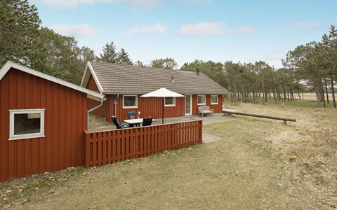 Tove - 1.5Km from the Sea: Bois, Chalet, Dur, Planche, Tache De Bois, Batiments Jardin, Conception, Cour, Cabane En Rondins, Arrière-Cour