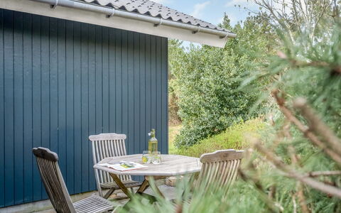 Dines - 1Km from the Sea: Chalet, Domicile, Maison, Toit, Porche, Biens, Siding, Batiments Jardin, Ferme, Cour