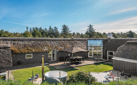 Ansine - 1.2Km from the Sea: Chalet, Cabanon, Cabane, Ferme, Prairie, Cabane, Grange, Cabane En Rondins, Batiments Jardin