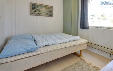 Aulikki - 900M from the Sea: Herbe, Maison, Toit, Domicile, Chalet, Arbuste, Lot Terre, Zone Rurale, Ferme, Couverture De Sol