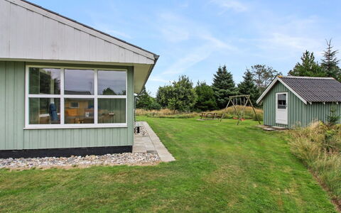 Livia - 900M from the Sea: Herbe, Prairie, Arbuste, Nuage, Plaine, Toit, Lot Terre, Maison, Domicile, Chalet