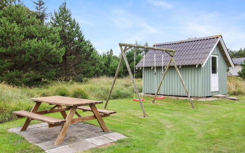 Livia - 900M from the Sea: Bois, Tache De Bois, Planche, Dur, Chalet, Plate-Forme, Siding, Ombre, Parquet, Batiments Jardin