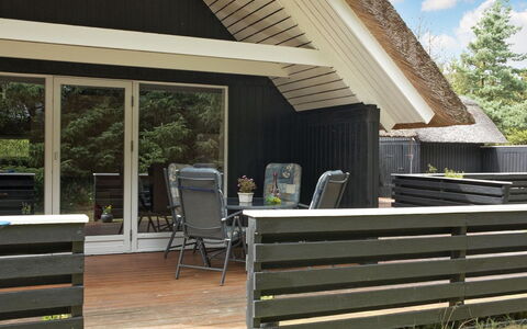 Patrik - 1.4Km from the Sea: Bois, Mobilier De Jardin, Porche, Chalet, Dur, Ombre, Planche, Plate-Forme, Chaise, Matériau Naturel