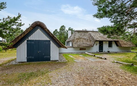 Lilo - 1Km from the Sea: Chalet, Cabanon, Cabane, Ferme, Prairie, Cabane, Grange, Cabane En Rondins, Batiments Jardin