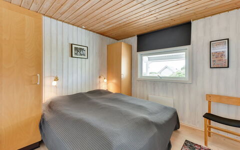 Saxe - from the Sea: Chambre, Bois, Plafond, Design Intérieur, Lit, Sol, Sol, Drap De Lit, Pièce, Literie