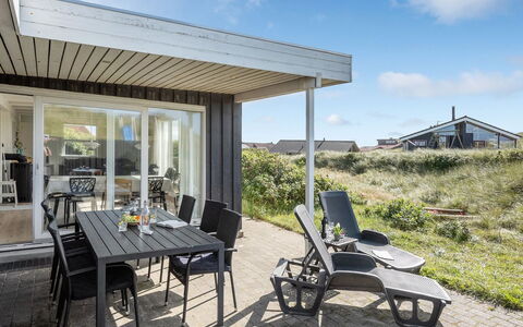 Geesche - 200M from the Sea: Meubles, Design Intérieur, Chaise, Sol, Table, Recours, Sol, Plafond, Pièce, Eco Hôtel