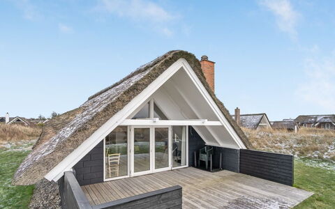 Gunhwat - 350M to the Fjord: Piscine, Mobilier De Jardin, Meubles, Recours, Dalle, Eco Hôtel, Ombre, Chaise, Loisir, Biens