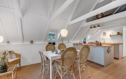 Gunhwat - 350M to the Fjord: Piscine, Mobilier De Jardin, Meubles, Recours, Dalle, Eco Hôtel, Ombre, Chaise, Loisir, Biens