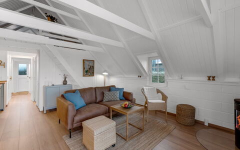 Gunhwat - 350M to the Fjord: Piscine, Mobilier De Jardin, Meubles, Recours, Dalle, Eco Hôtel, Ombre, Chaise, Loisir, Biens
