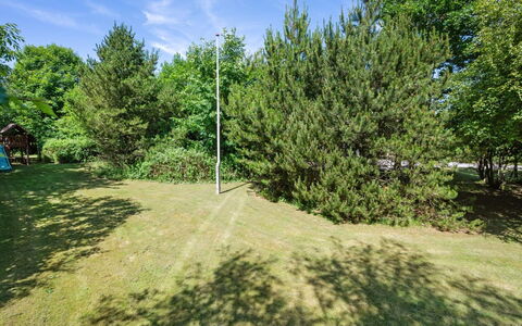 Sanni - 1.6Km from the Sea: Arbuste, Jardin, Suppression Des Plantes Ligneuses, Pelouse, Aménagement Paysager, À Feuilles Persistantes, Mélèze, Parc, Famille Pine