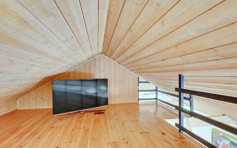 Hinrich - 300M from the Sea: Domicile, Chalet, Porche, Dur, Siding, Plate-Forme, Ombre, Planche, Biens, Batiments Jardin