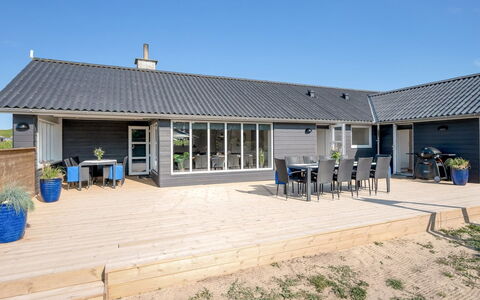 Hillevi - 200M from the Sea: Herbe, Arbuste, Maison, Jardin, Domicile, Chalet, Lot Terre, Pelouse, Couverture De Sol