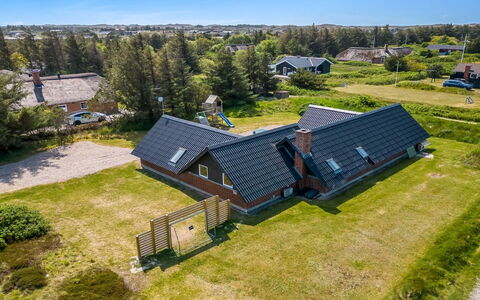 Lidija - 850M from the Sea: Toit, Lot Terre, Chalet, Domicile, Zone Rurale, Cabanon, Siding, Batiments Jardin, Cabane En Rondins, Cabane