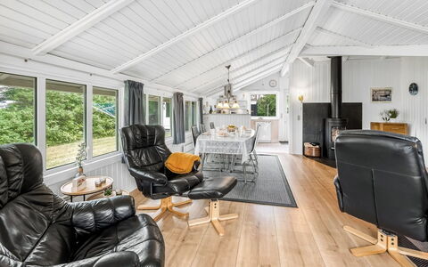 Penka - 550M to the Fjord: Design Intérieur, Bois, Plafond, Meubles, Canapé, Sol, Sol, Domicile, Salon, Parquet