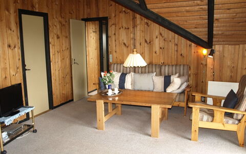 Elsine - 800M from the Sea: Maison, Toit, Domicile, Chalet, Cabanon, Batiments Jardin, Siding, Cour, Cabane En Rondins, Cabane