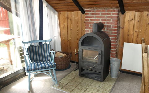 Elsine - 800M from the Sea: Maison, Toit, Domicile, Chalet, Cabanon, Batiments Jardin, Siding, Cour, Cabane En Rondins, Cabane