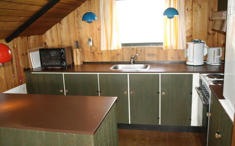 Elsine - 800M from the Sea: Domicile, Chalet, Porche, Dur, Siding, Plate-Forme, Ombre, Planche, Biens, Batiments Jardin