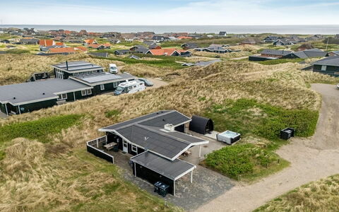 Assa - from the Sea: Toit, Lot Terre, Chalet, Domicile, Zone Rurale, Cabanon, Siding, Batiments Jardin, Cabane En Rondins, Cabane