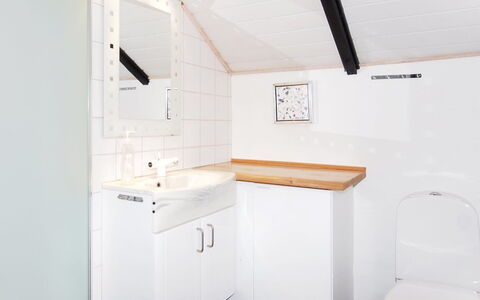 Beneta - 300M from the Sea: Luminaire Plomberie, Design Intérieur, Évier, Sol, Lavabo, Salle De Bains, Sol, Robinet, Plomberie, Plafond