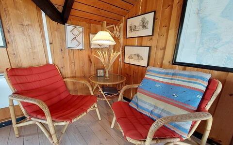 Beneta - 300M from the Sea: Toit, Lot Terre, Chalet, Domicile, Zone Rurale, Cabanon, Siding, Batiments Jardin, Cabane En Rondins, Cabane