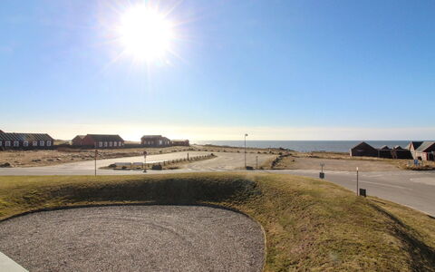 Ena - 75M from the Sea: Bois, Toit, Architecture, Domicile, Maison, Chalet, Siding, Dur, Pente, Biens