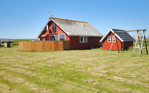Beatrice - 150M from the Sea: Toit, Plaine, Lot Terre, Zone Rurale, Domicile, Biens, Champ, Chalet, Pelouse, Banlieue