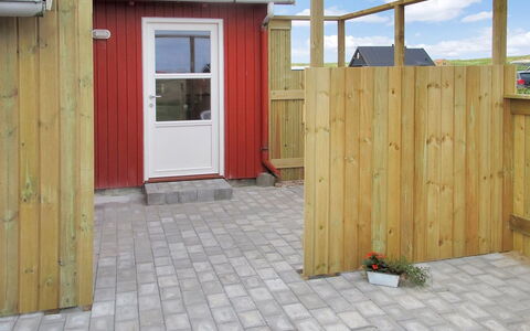 Beatrice - 150M from the Sea: Toit, Plaine, Lot Terre, Zone Rurale, Domicile, Biens, Champ, Chalet, Pelouse, Banlieue