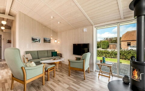 Tanna - 330M to the Fjord: Bois, Domicile, Sol, Dur, Plafond, Tache De Bois, Parquet, Conception, Planche, Salon