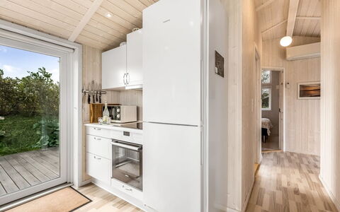 Tanna - 330M to the Fjord: Bois, Principaux Appliance, Sol, Sol, Design Intérieur, Appareil De Cuisine, Cuisine, Plafond, Parquet, Électroménager