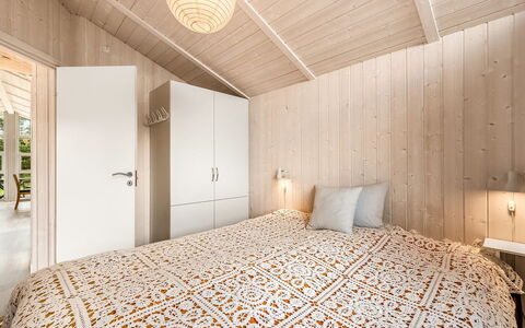 Tanna - 330M to the Fjord: Sol, Design Intérieur, Sol, Bois, Plafond, Chambre, Meubles, Éclairage, Pièce, Lit