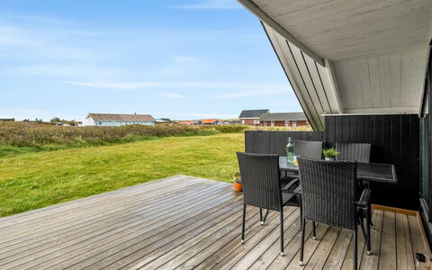 Olesia - 250M from the Sea: Toit, Lot Terre, Chalet, Domicile, Zone Rurale, Cabanon, Siding, Batiments Jardin, Cabane En Rondins, Cabane