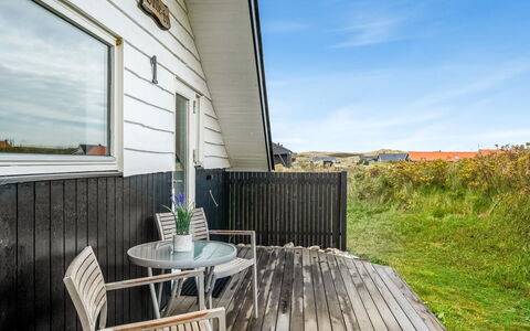 Olesia - 250M from the Sea: Toit, Lot Terre, Chalet, Domicile, Zone Rurale, Cabanon, Siding, Batiments Jardin, Cabane En Rondins, Cabane