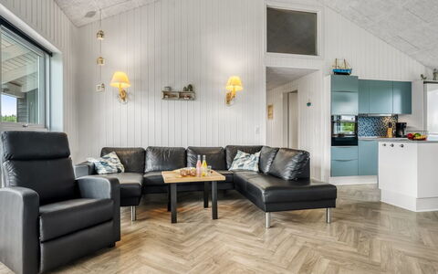 Markku - 400M from the Sea: Design Intérieur, Meubles, Bois, Sol, Canapé, Plafond, Salon, Sol, Domicile, Éclairage