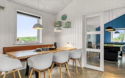 Markku - 400M from the Sea: Design Intérieur, Meubles, Sol, Bois, Sol, Plafond, Luminaire, Table Cuisine Et Salle A Manger, Salle À Manger, Parquet