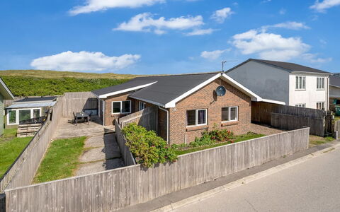 Heming - 100M from the Sea: Toit, Plaine, Lot Terre, Zone Rurale, Domicile, Biens, Champ, Chalet, Pelouse, Banlieue