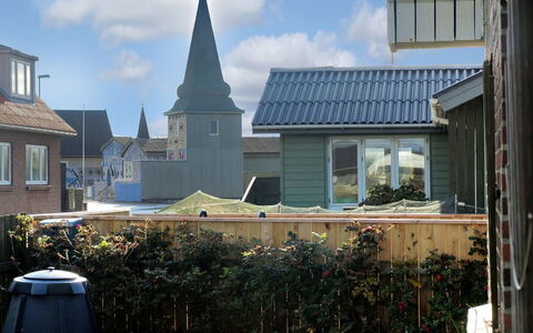 Heming - 100M from the Sea: Toit, Plaine, Lot Terre, Zone Rurale, Domicile, Biens, Champ, Chalet, Pelouse, Banlieue