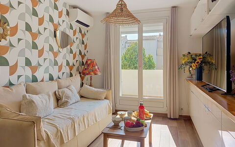 Saint Cyr sur Mer les Lecques 120: Balcon, Tache De Bois, Plante D'Appartement, Mobilier De Jardin, Pot De Fleur