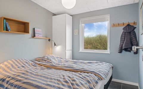Pontus - 400M from the Sea: Mur, Chambre, Bois, Lit, Plafond, Design Intérieur, Drap De Lit, Literie, Sol, Cadre De Lit