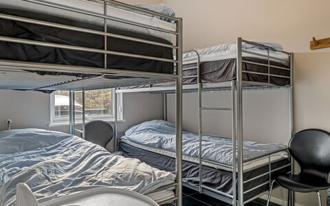 Pontus - 400M from the Sea: Sol, Plafond, Literie, Lit, Chambre, Drap De Lit, Cadre De Lit, Lit Superposé, Dortoir, Hôtel