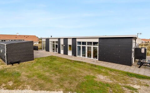 Pontus - 400M from the Sea: Herbe, Maison, Toit, Domicile, Chalet, Arbuste, Lot Terre, Zone Rurale, Ferme, Couverture De Sol